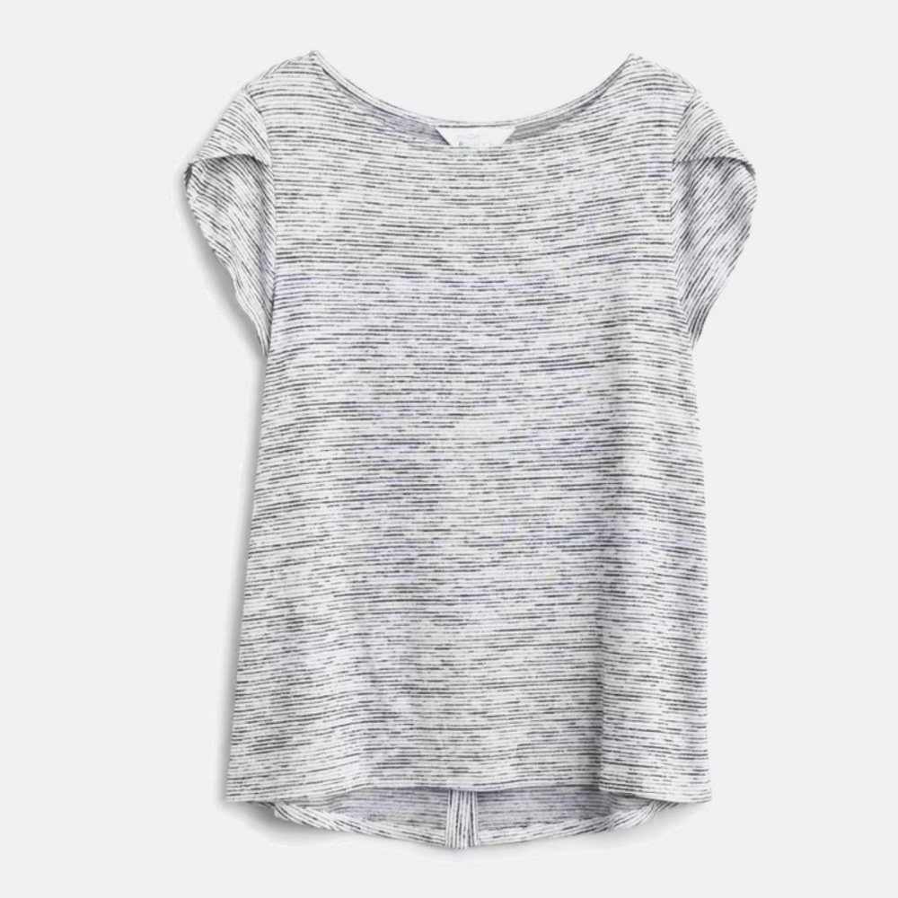 Market & Spruce Bravyan Button Back Detail Knit Tee